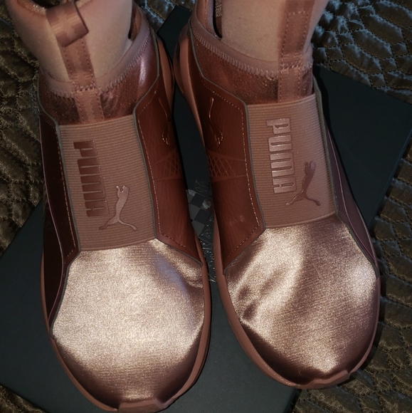 rose gold pumas